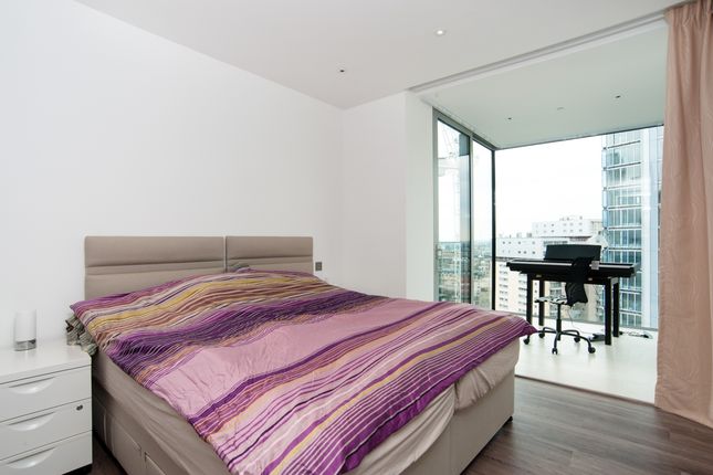 Flat to rent in Satin House, Goodman's Fields, Aldgate
