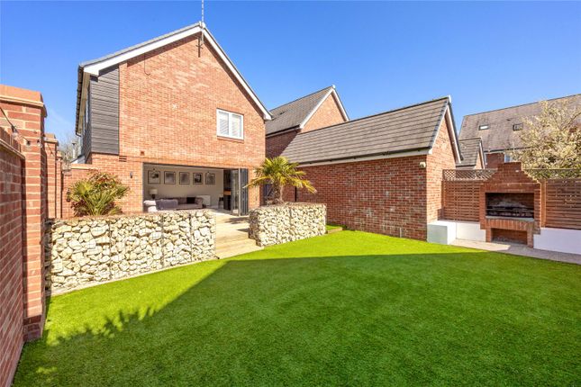 5, Gladiolus Grove, West Sussex photo 2