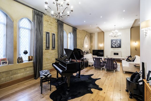 4 Kirkstall House, The Ridgeway, London photo 2