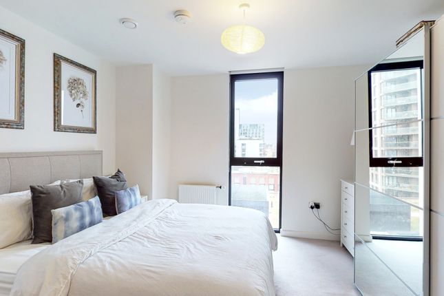 Flat for sale in Barge Walk, London