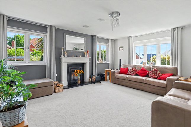3, Saddlers Way, Haywards Heath photo 4