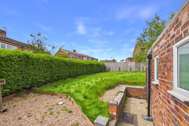 74, Snape Hill Crescent, Dronfield photo 4