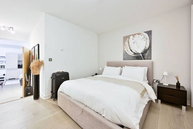 Thumbnail Flat to rent in Wallis House, Brentford