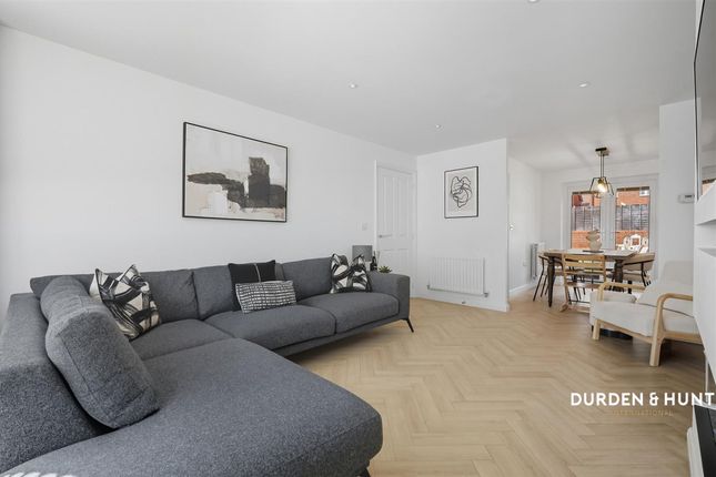 29 Elstar Road, Ongar photo 2