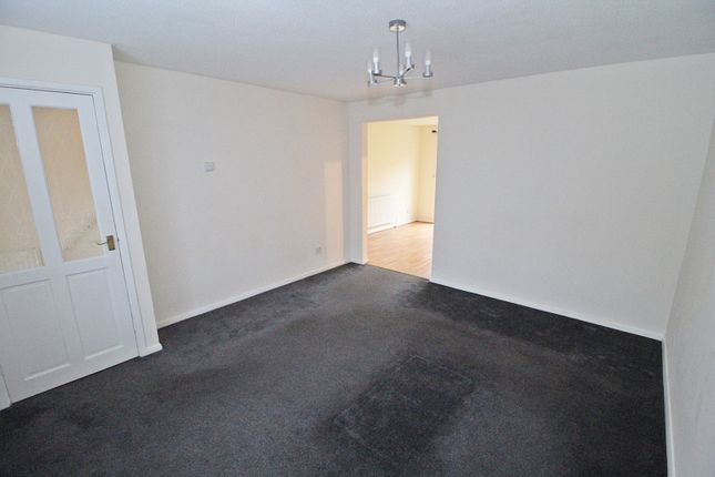 35, Truro Gardens, Bedford photo 4