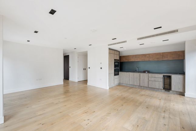 Flat 7 Keybridge Tower 1, Exchange Gardens, London photo 4