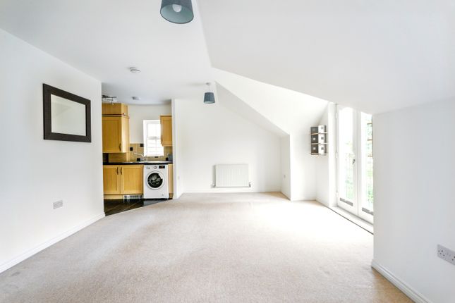 57, Sunlight Gardens, Fareham photo 2