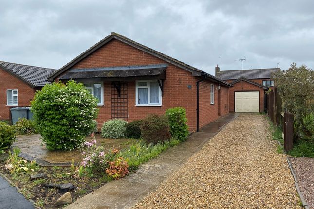 Thumbnail Bungalow to rent in Viking Close, Bourne