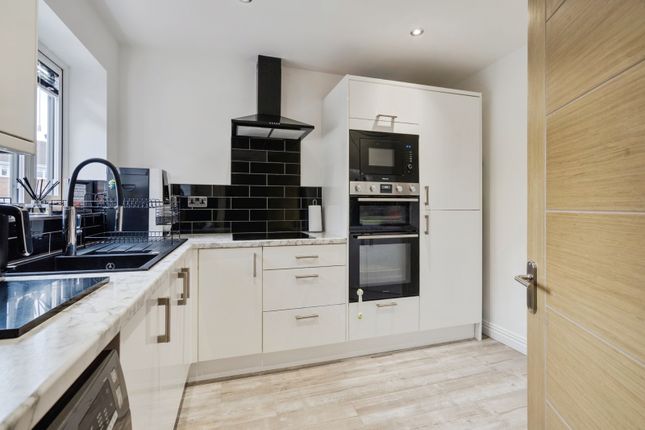 81, Ringley Meadows, Manchester photo 4