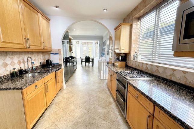 23 Park Lane, Salford photo 3