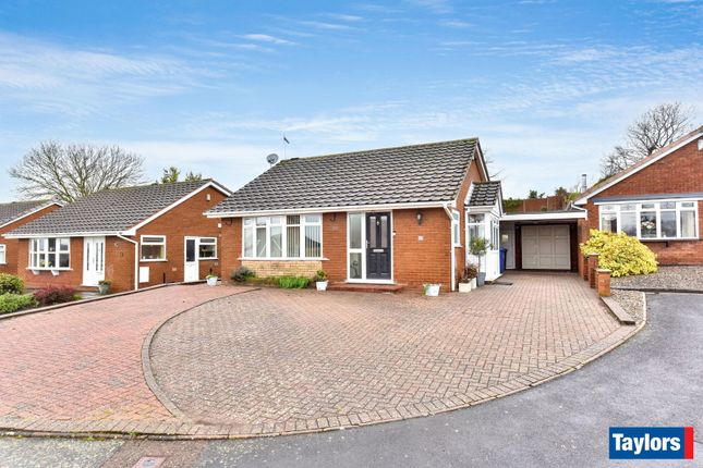 3-bed bungalow on 19, Hewell Close, Kingswinford, £425,000