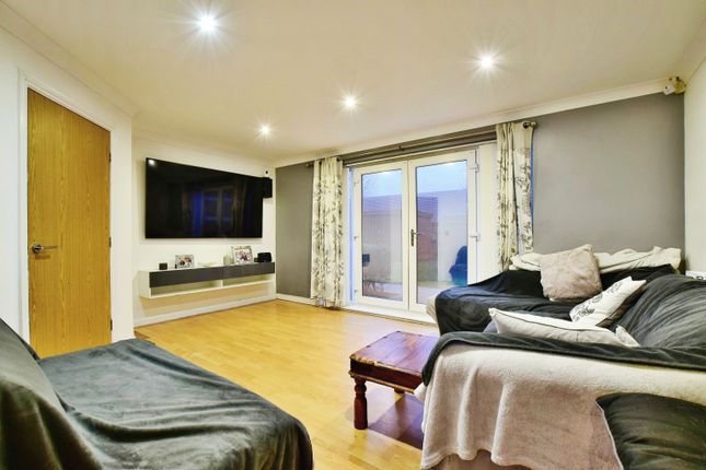 Flat for sale in Temple Apartments, Manchester, Lancashire