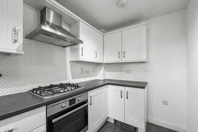 2, Tuffley Close, Leicester photo 3