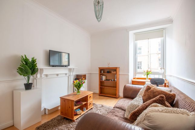 Thumbnail Flat to rent in Albert Street, Edinburgh