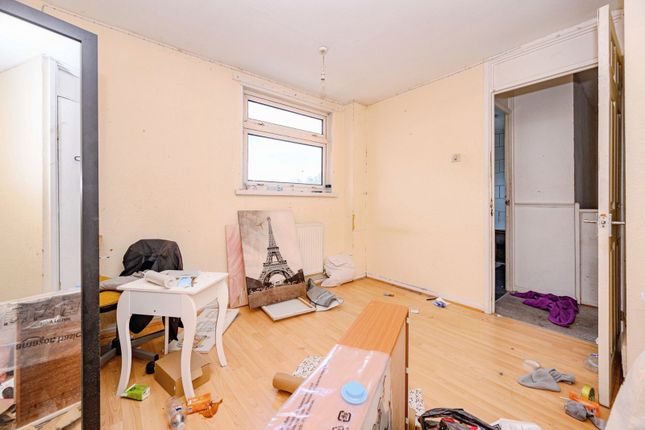 8, Thrales Close, Luton photo 4
