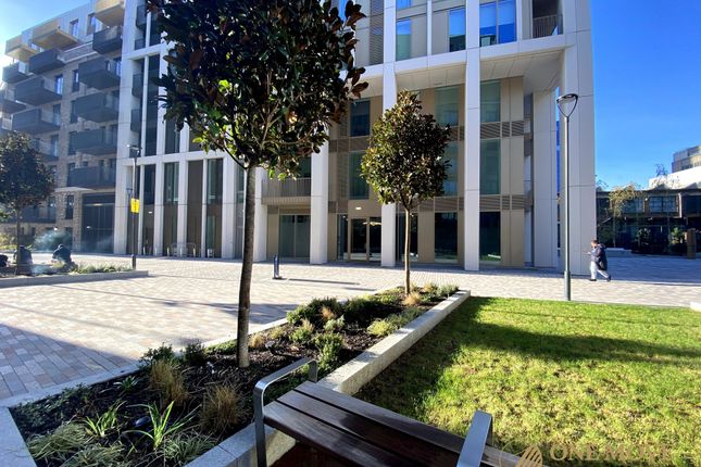 Apt 1903, Bouchon Point, London photo 2