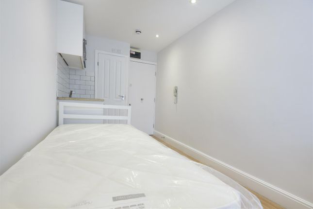 Flat 23, 5, Southwell Gardens, London photo 2