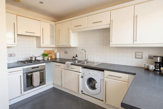 32, Exchange  Apartment, Sparkes Close, Bromley photo 5