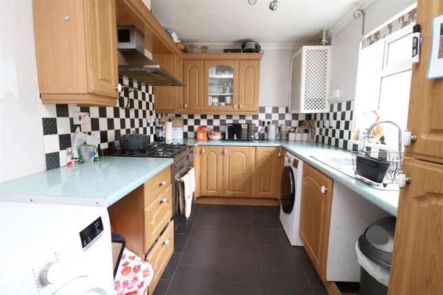 30, Crawley Crescent, Broadmead, Trowbridge photo 4