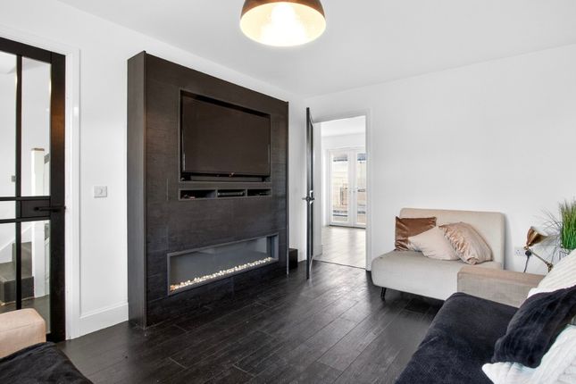 9, Dochart Way, Glasgow photo 4