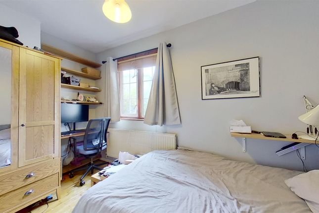 111, Merton Road, London photo 5