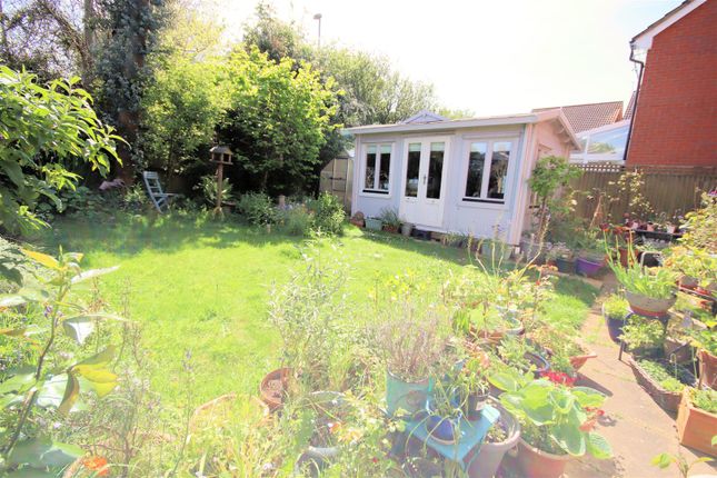 Detached house for sale in Randall Drive, Toddington, Dunstable