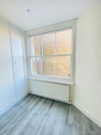 Flat for sale in Percy Road, London