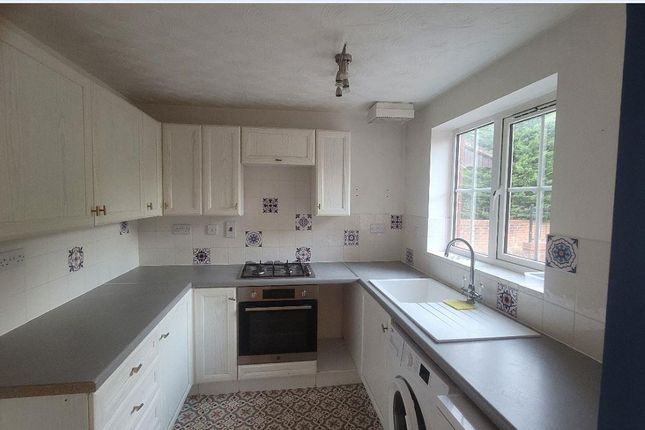 43, Pennine Way, Swindon photo 5
