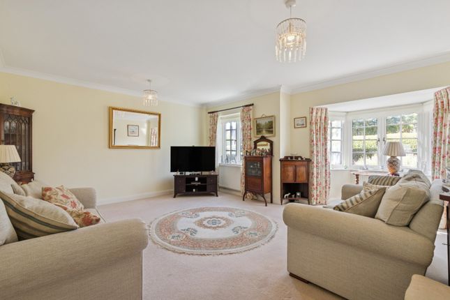107 Parkway, Welwyn Garden City, Hertfordshire photo 3