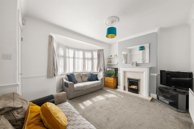 45, Filey Waye, Ruislip photo 5