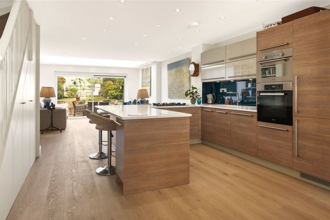 10, Knowsley Road, London photo 3