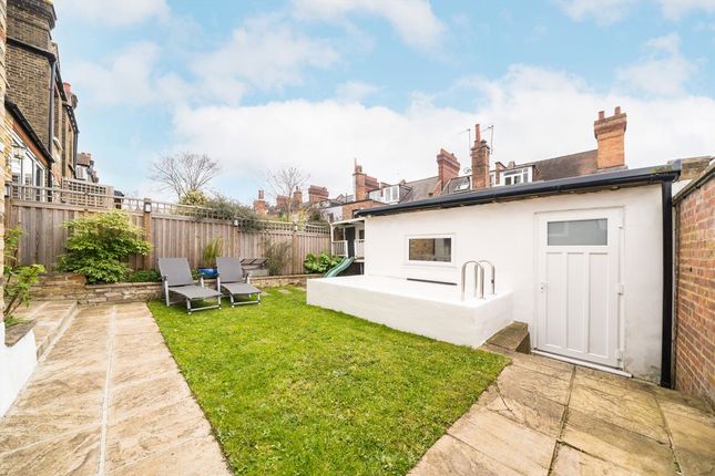 68, Cricklade Avenue, London photo 4