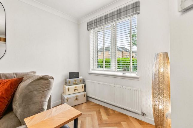 8, Northwood Close, Glasgow photo 3