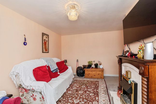 17, Hillcrest, Bath photo 3