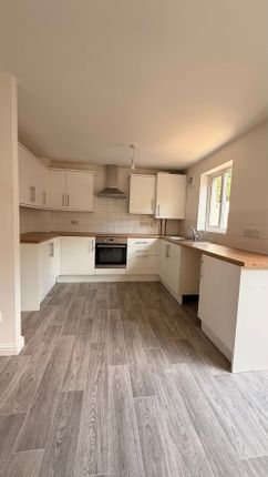18 St. Rhidian Close, Blackwood photo 2