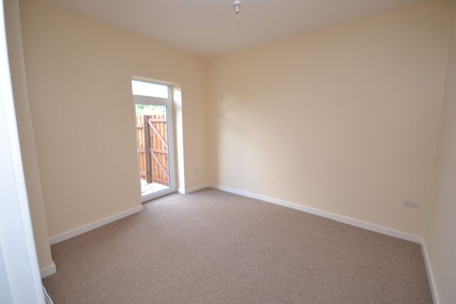 27, Warrington Road, Wigan photo 4