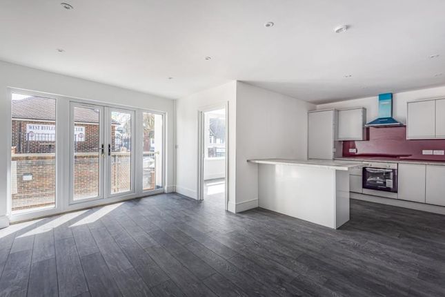 8 Casita Place, 41B Station Approach, West Byfleet photo 4
