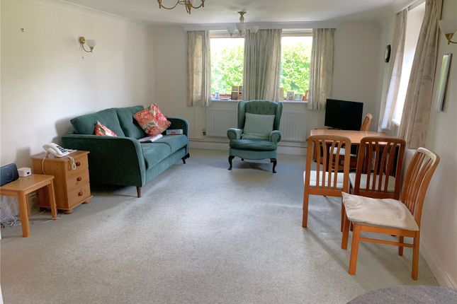 14, Rudge House, East Grinstead photo 4