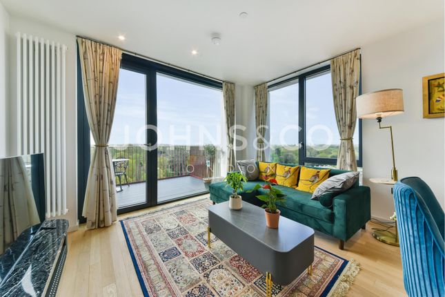 Flat to rent in The Brentford Project, Brentford, London