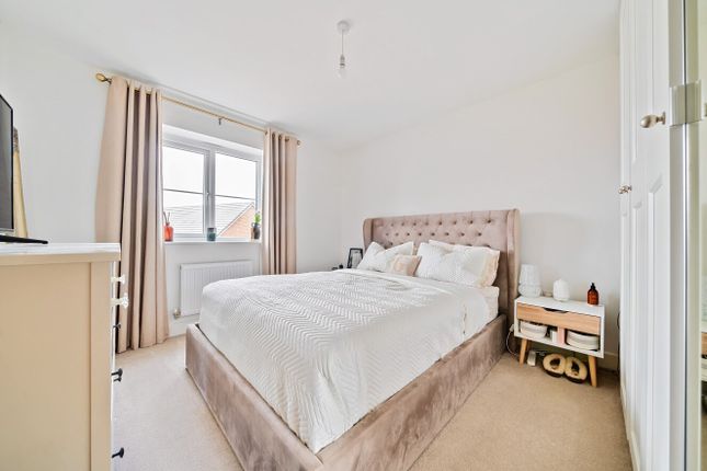 Flat for sale in Pictor Drive, Margate