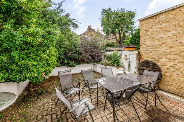 21 Kimberley Road, London photo 4
