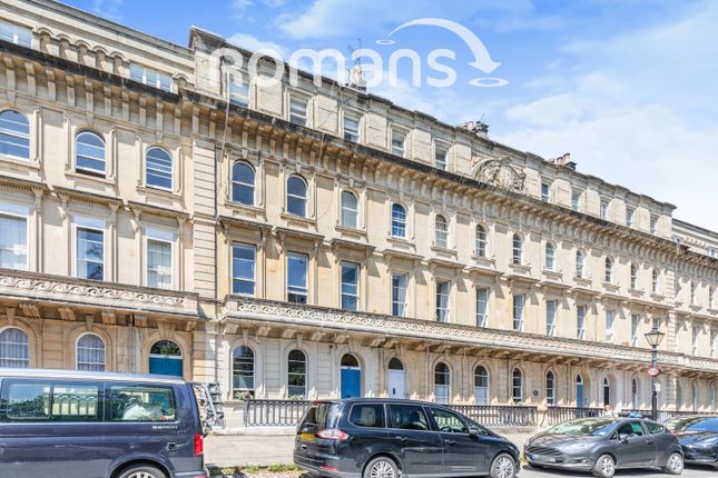 Thumbnail Flat to rent in Victoria Square, Clifton, Bristol