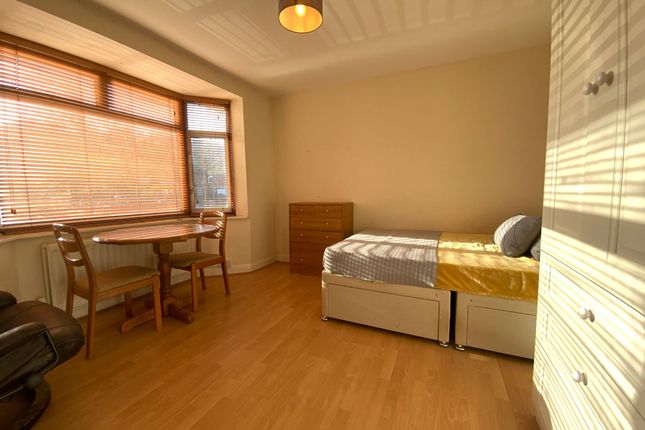 Studio house on Room 5 70 Lane End Road, High Wycombe, £695/mo