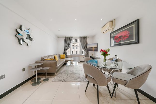 Flat 25, Cumberland Court, Great Cumberland Place, London photo 3