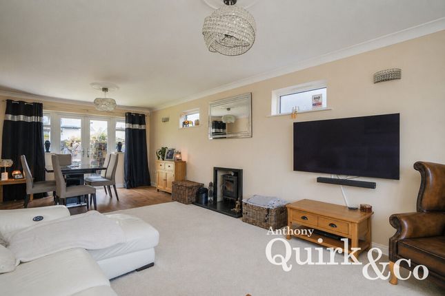 68, Handel Road, Canvey Island photo 4