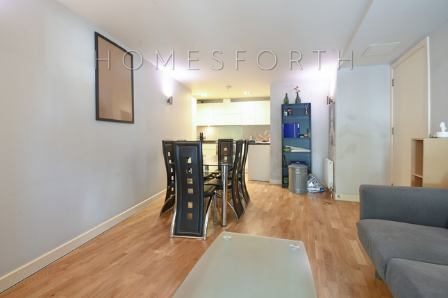 Flat for sale in Enfield Road, Dalston