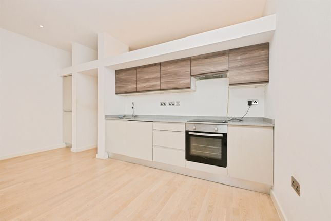 Flat 8, Deacons House, 61, High Road, Broxbourne photo 4