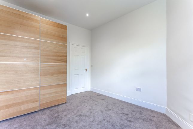 Flat A 15 Drayton Road, London, London photo 5