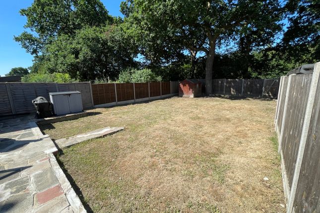116, Whitebeam Avenue, Bromley photo 4