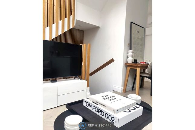 Japan Cres, London photo 3